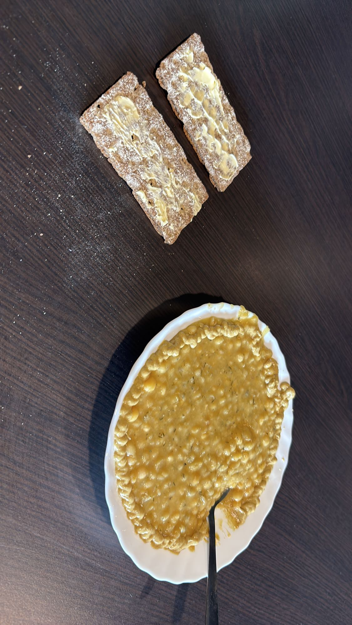 Linsgryta med knäckebröd