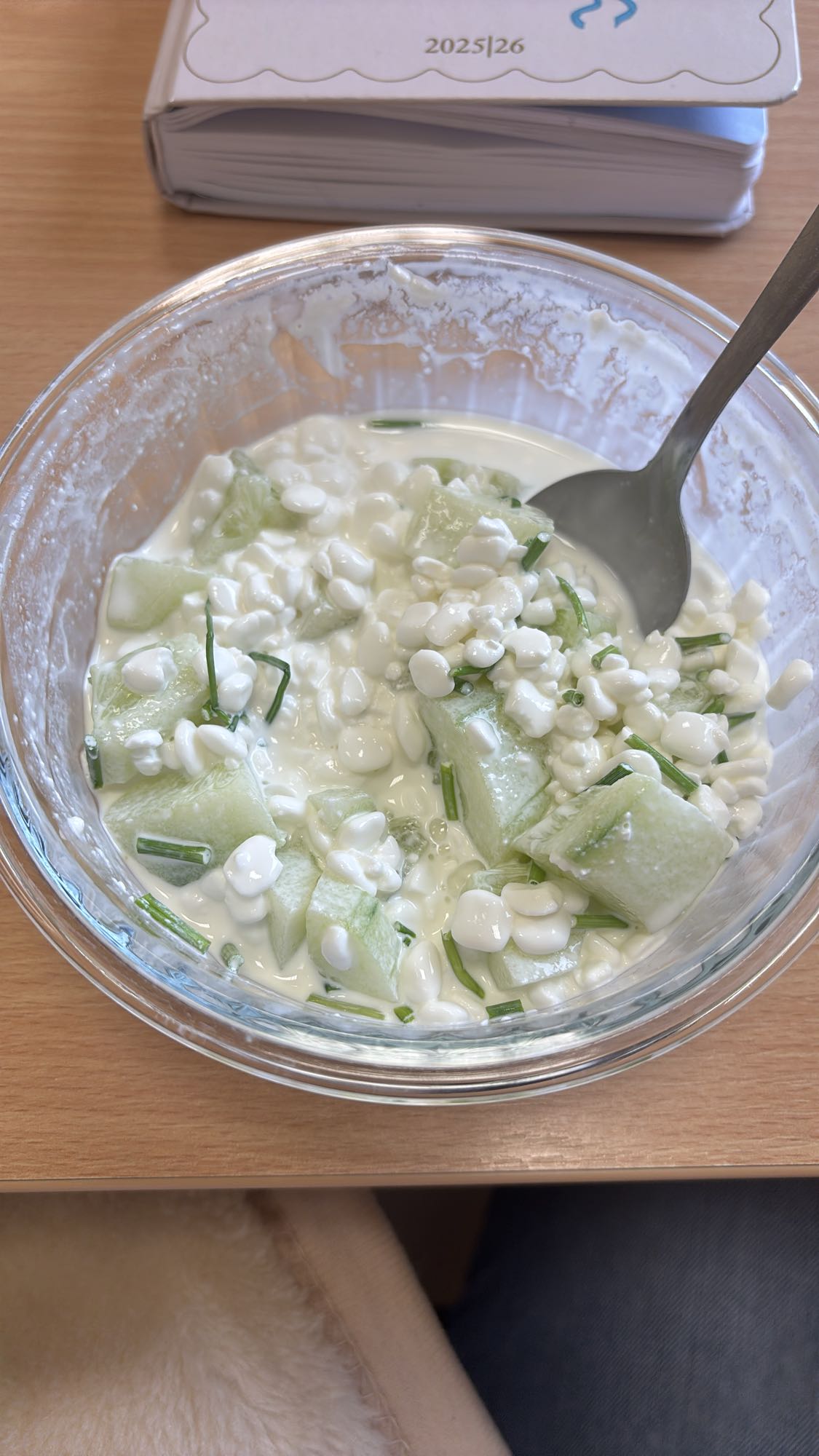 Twaróg z ogórkiem i szczypiorkiem