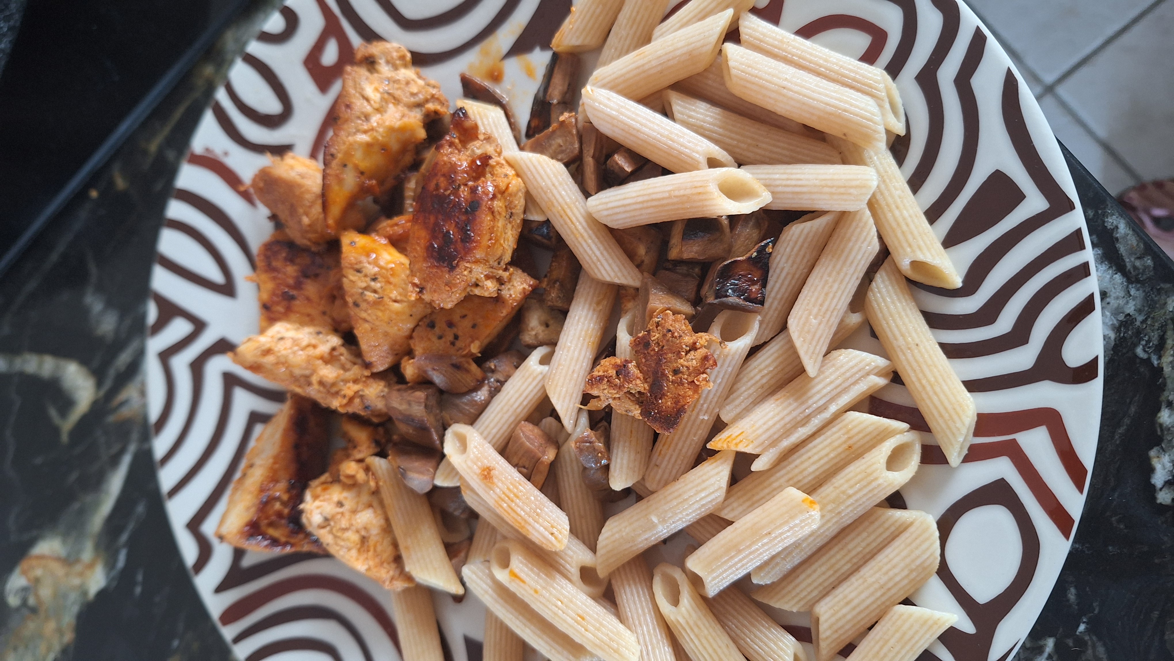 Pâtes au poulet grillé