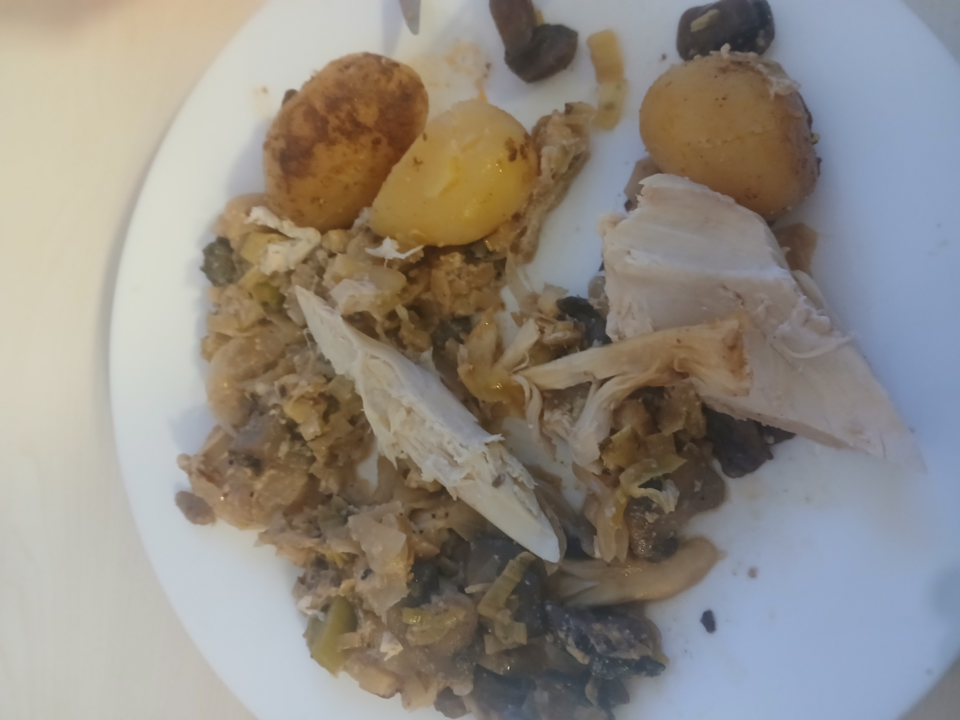 Poulet, pommes de terre, champignons