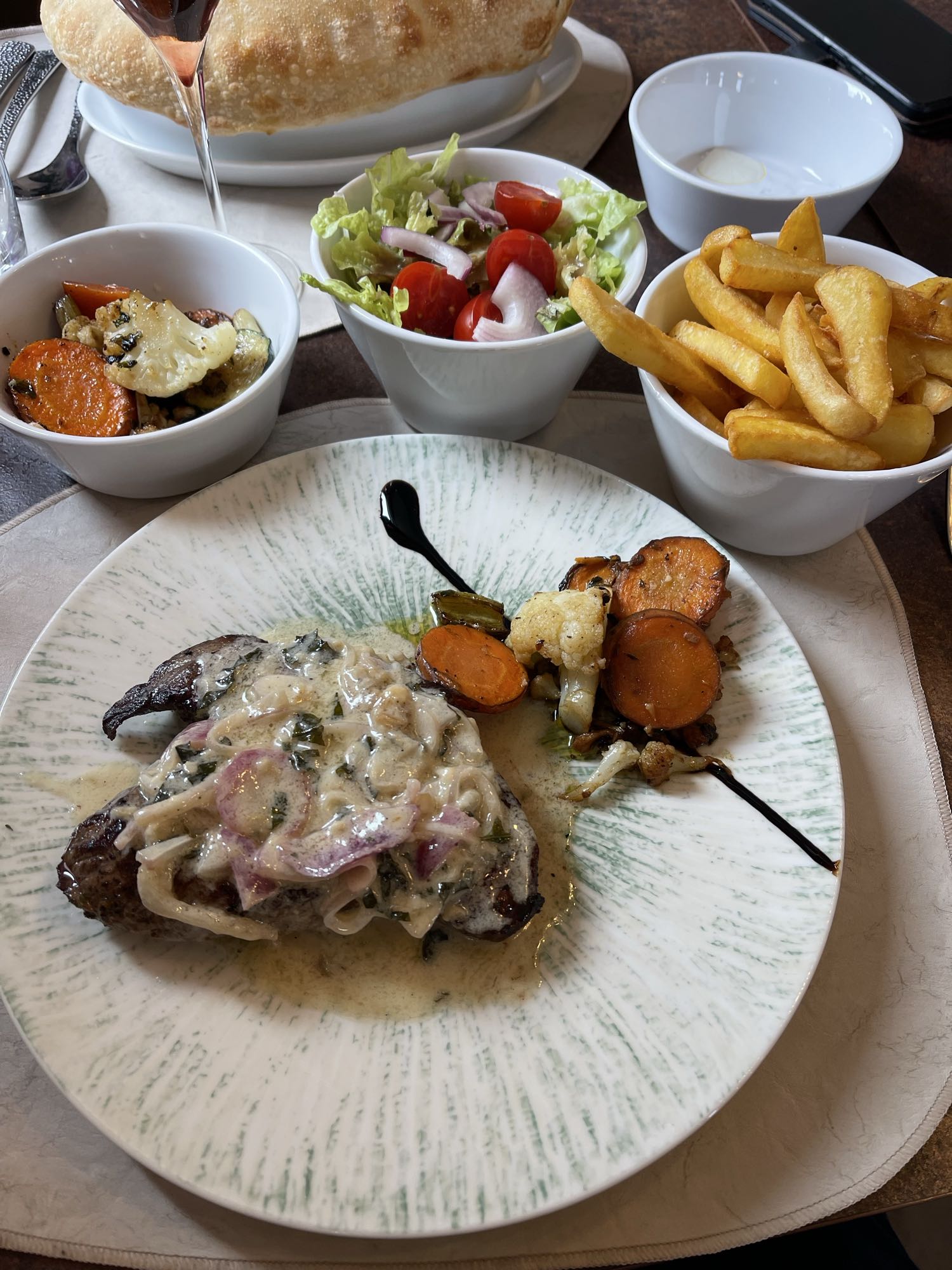 Steak sauce crème et légumes