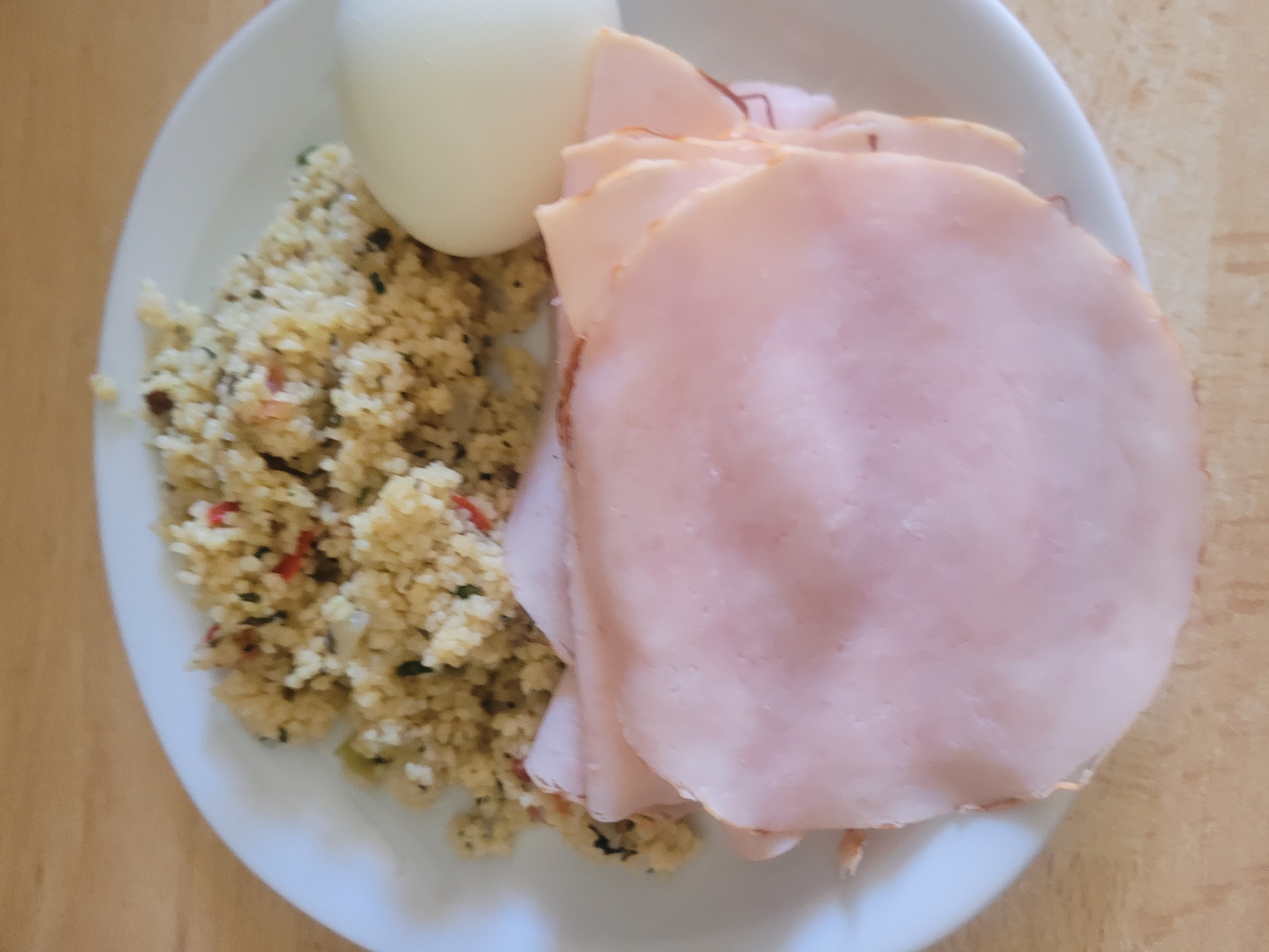 Dinde, œuf et couscous