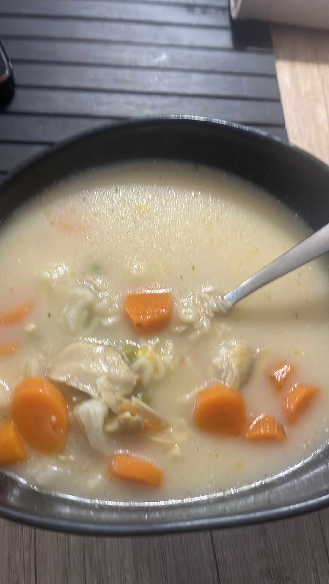 Supă de pui cu tăiței