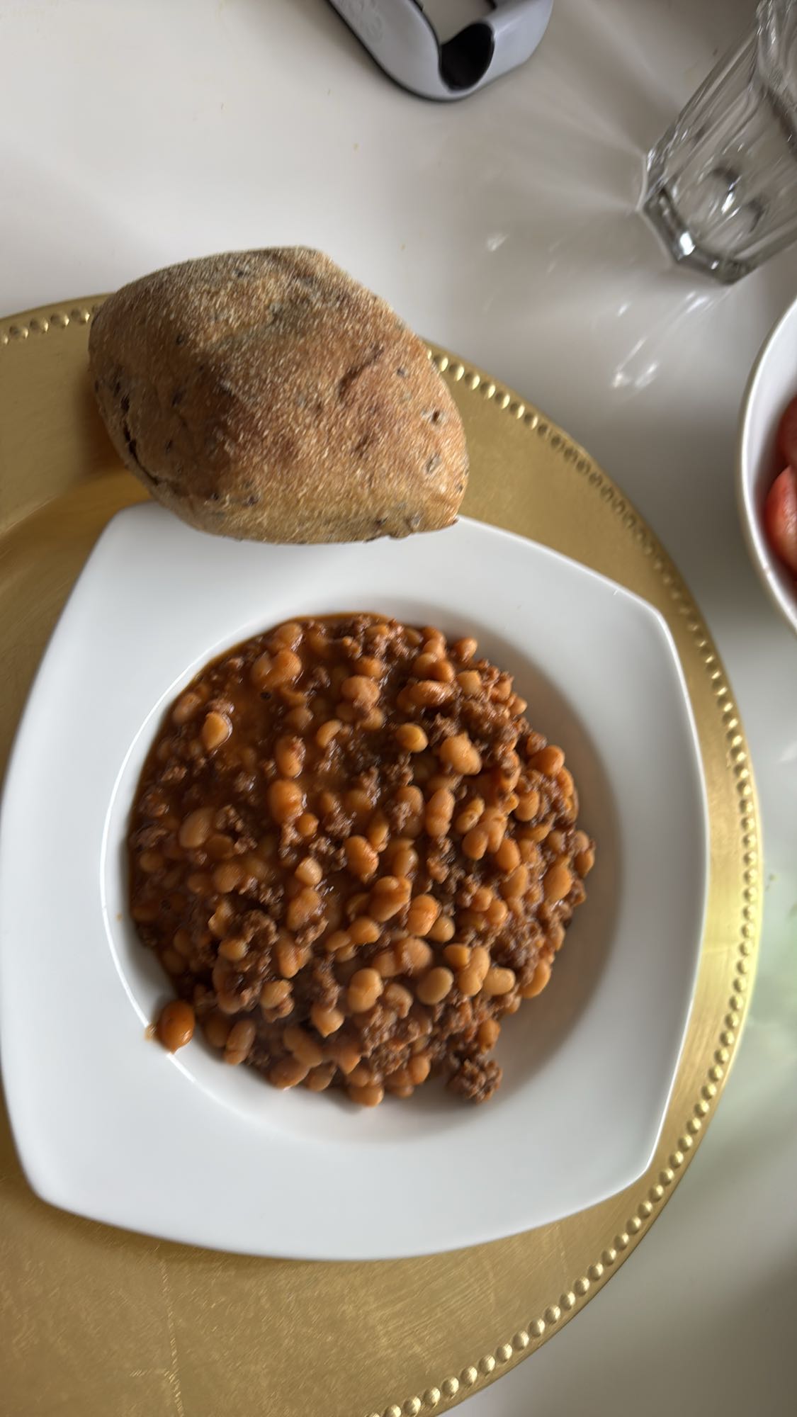 Bonen met gehakt en brood