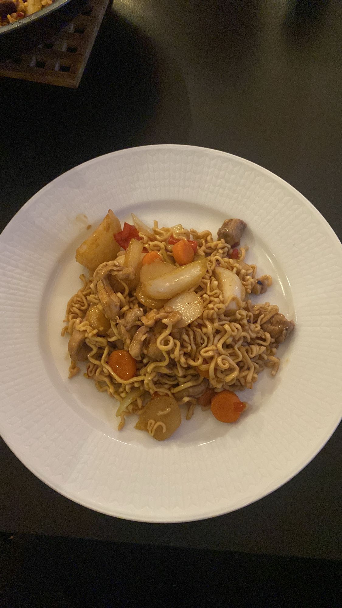 Stekta nudlar med kyckling