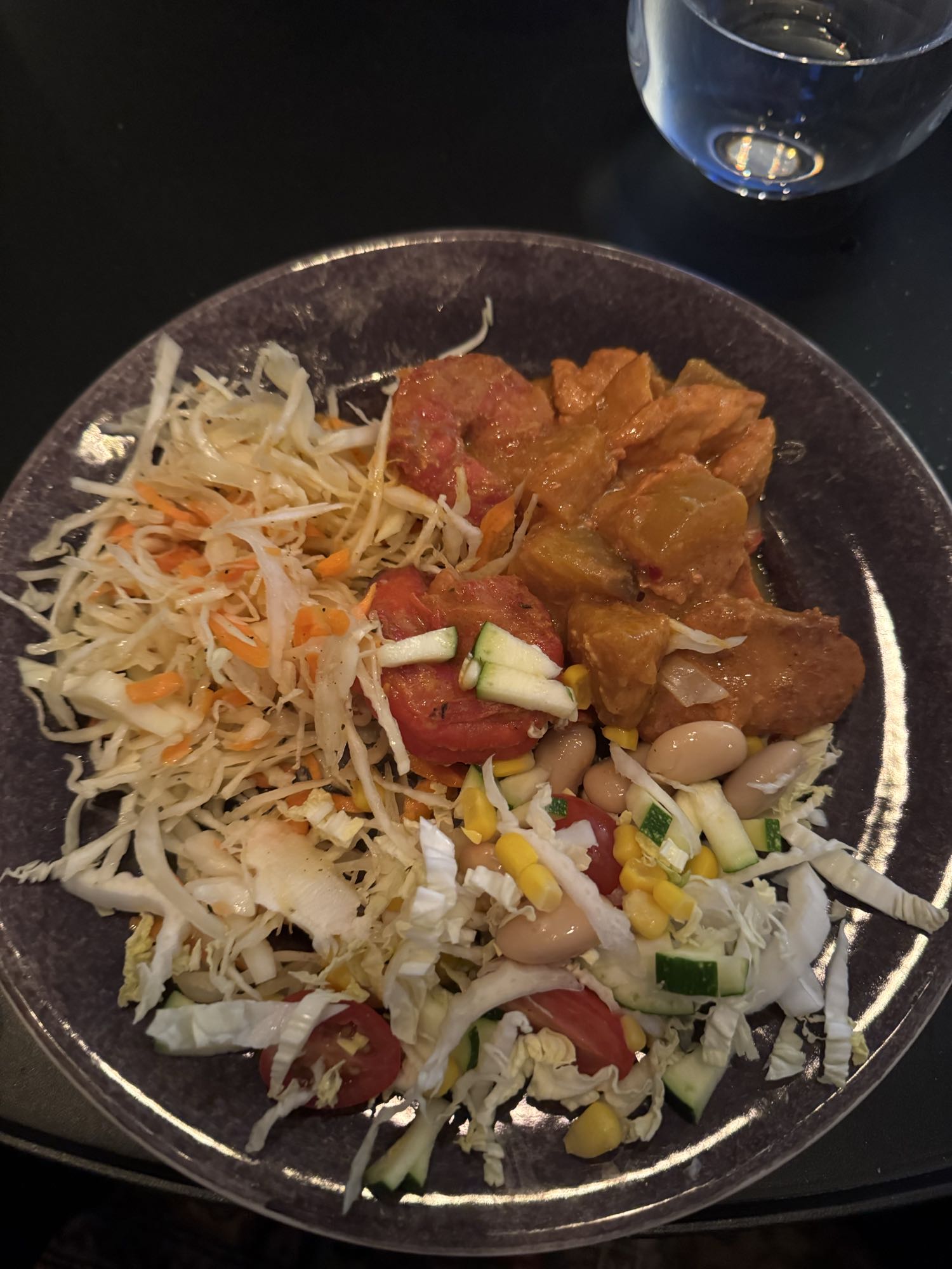 Grönsaksgryta med sallad