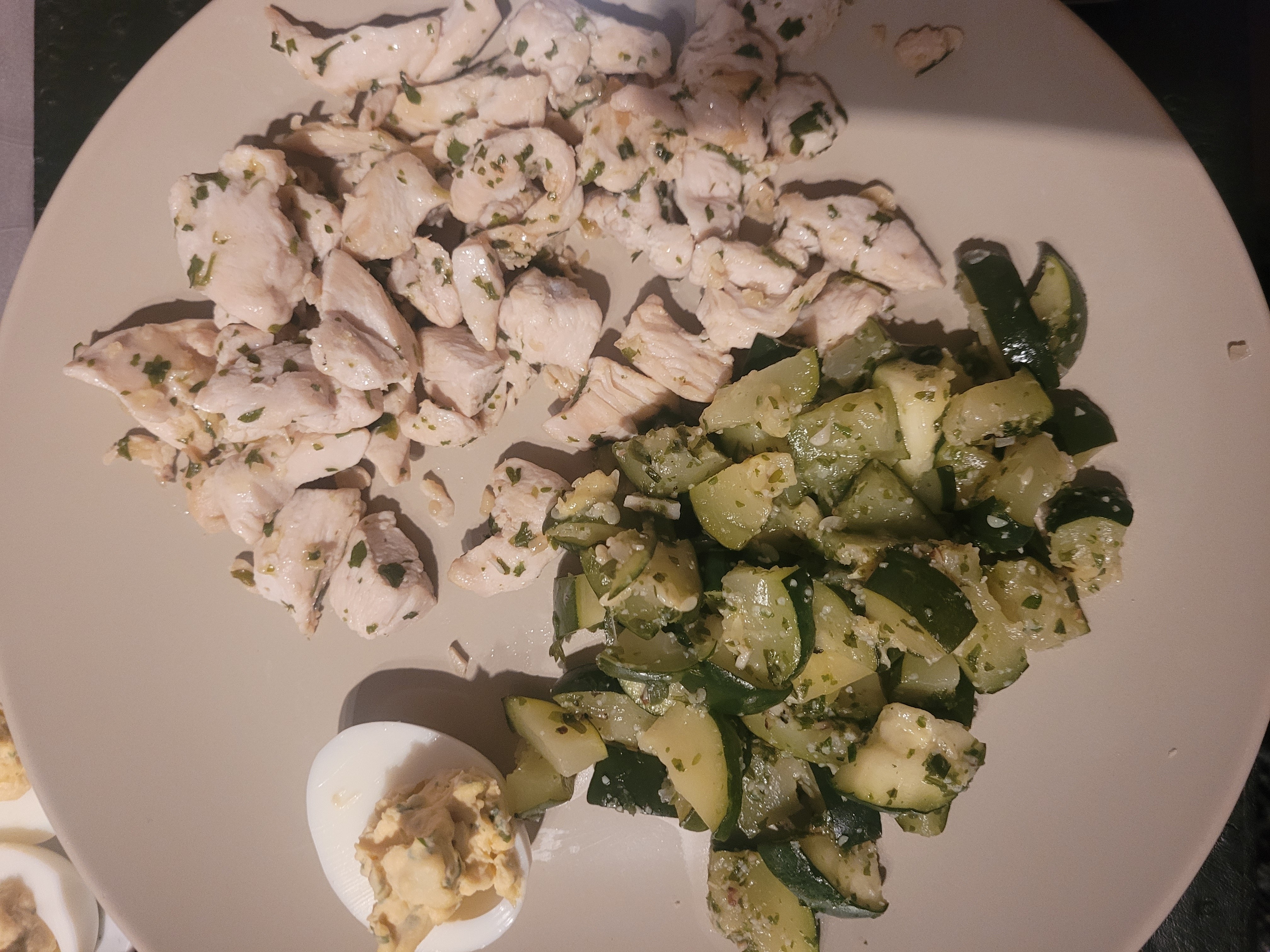 Poulet courgettes œuf
