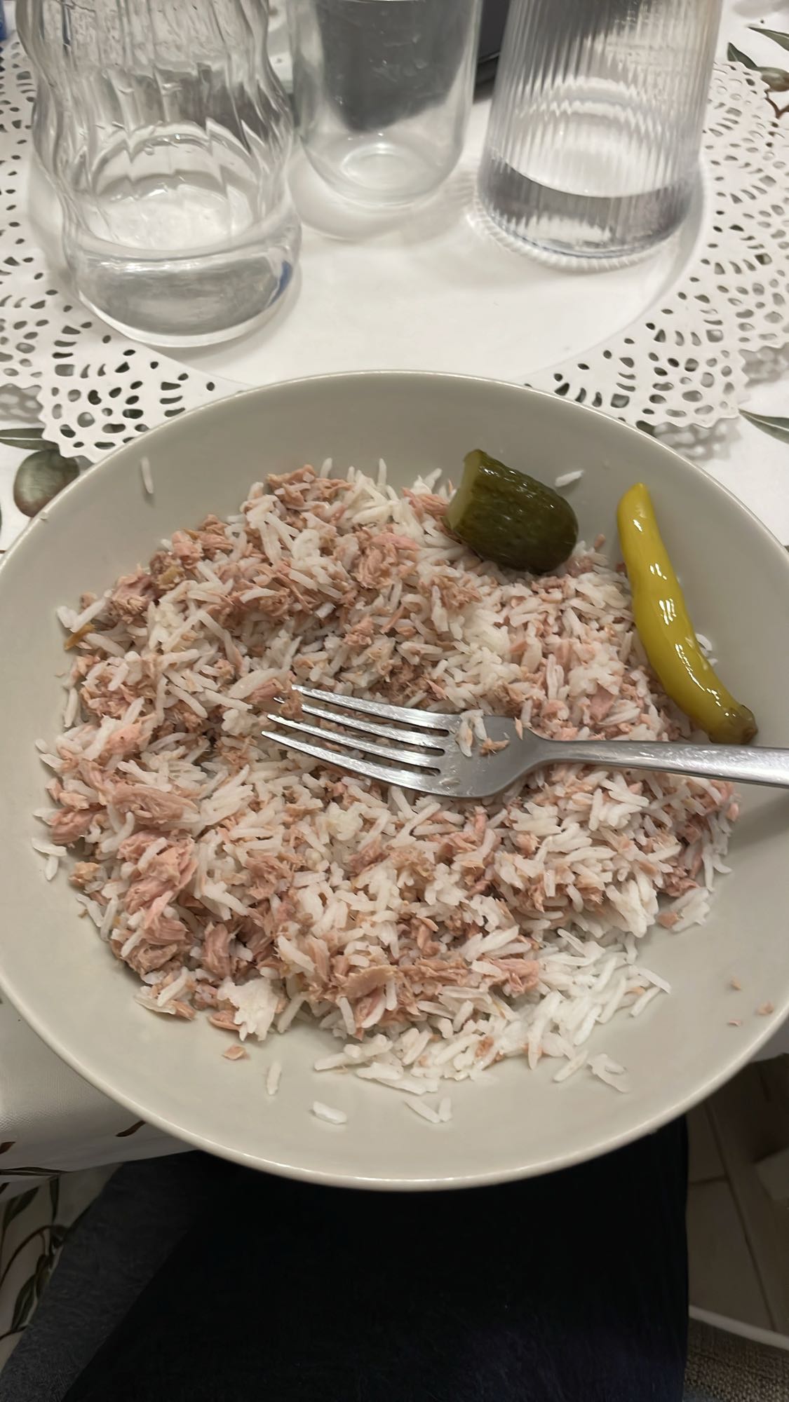 Orez cu ton și murături