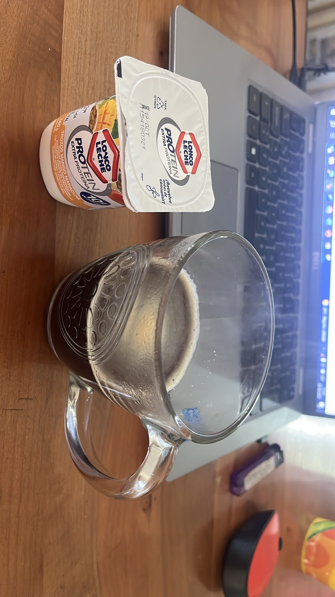 yogur y café
