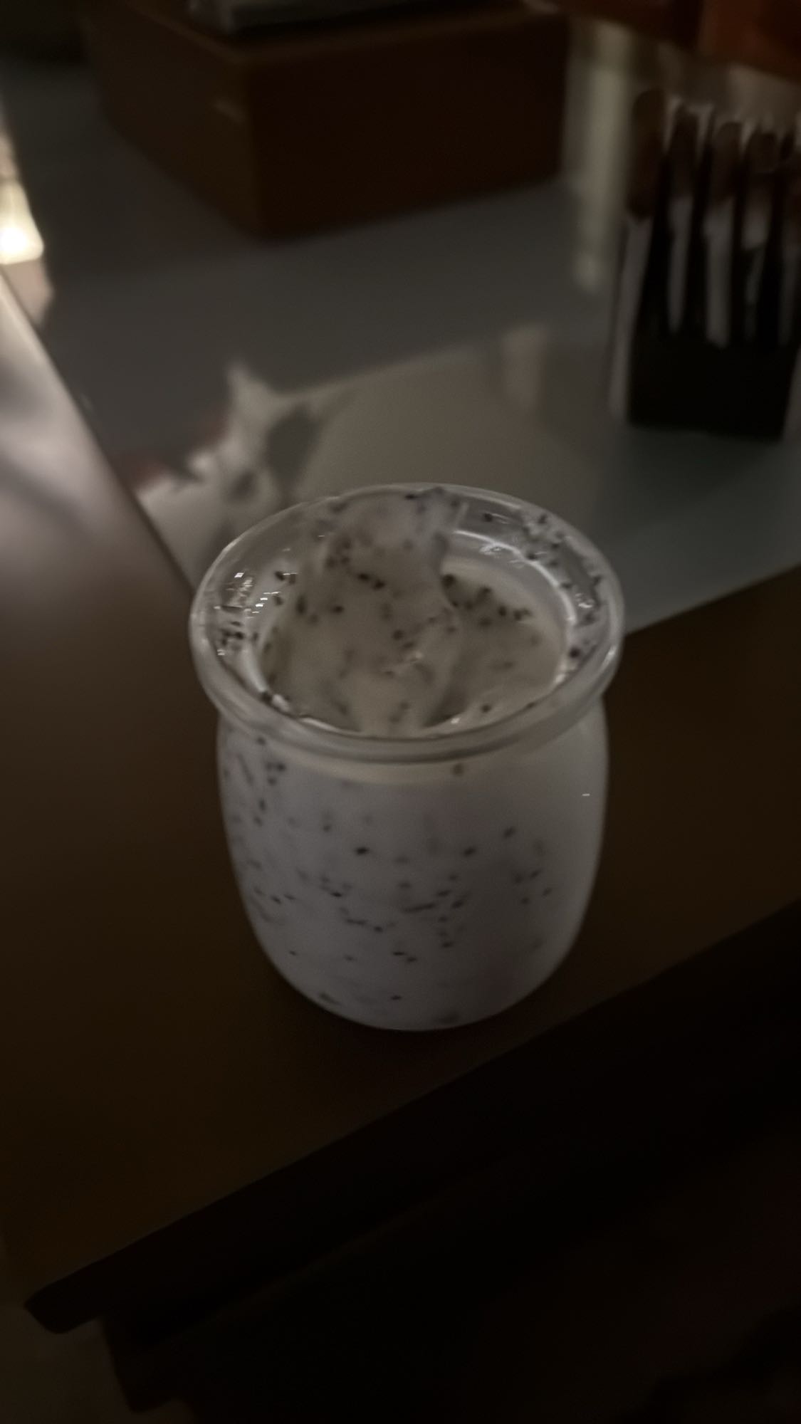 yogur con semillas de chía y nueces