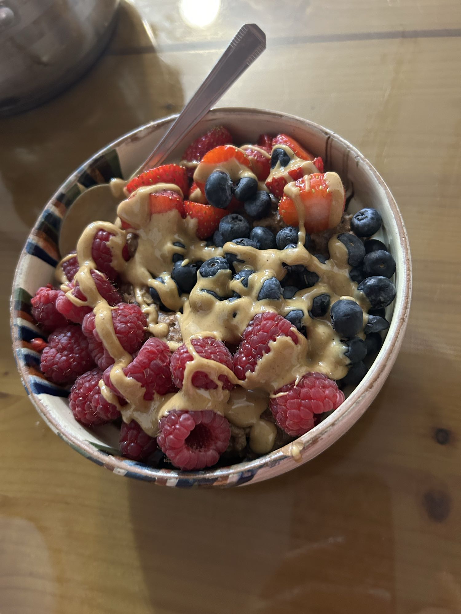 Terci de ovăz cu fructe, ouă și ciocolată neagră