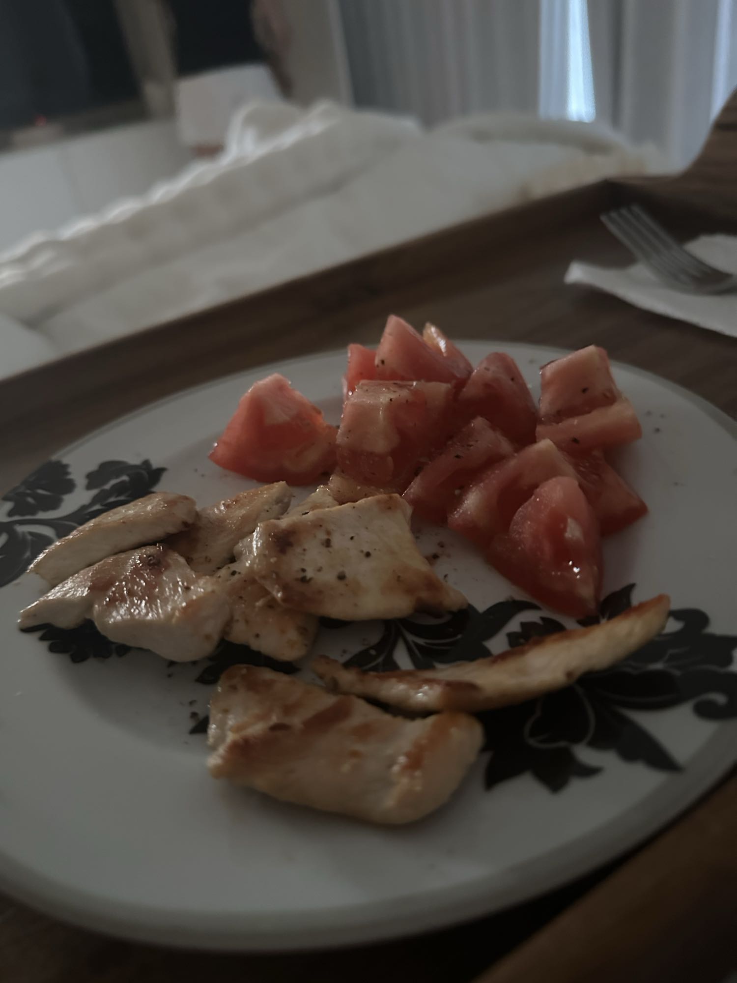 Pollo con tomate