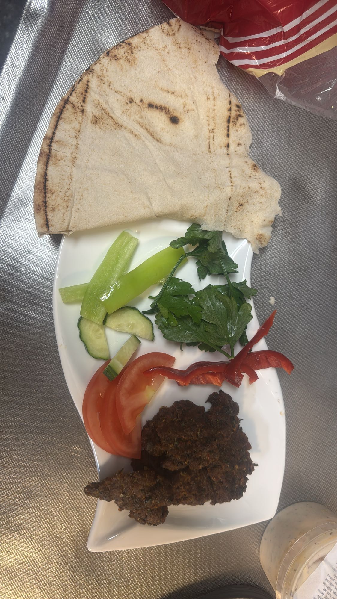 Falafel med grönsaker