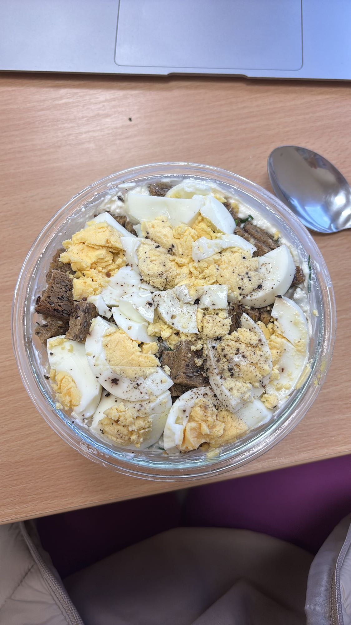 Jajka z chlebem i twarogiem