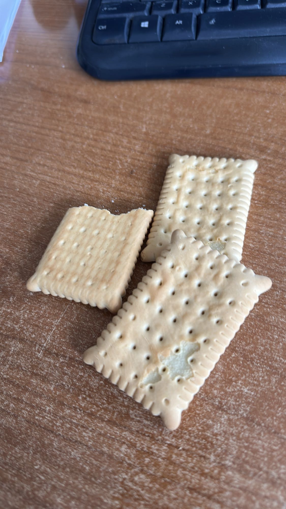 Plain tea biscuits
