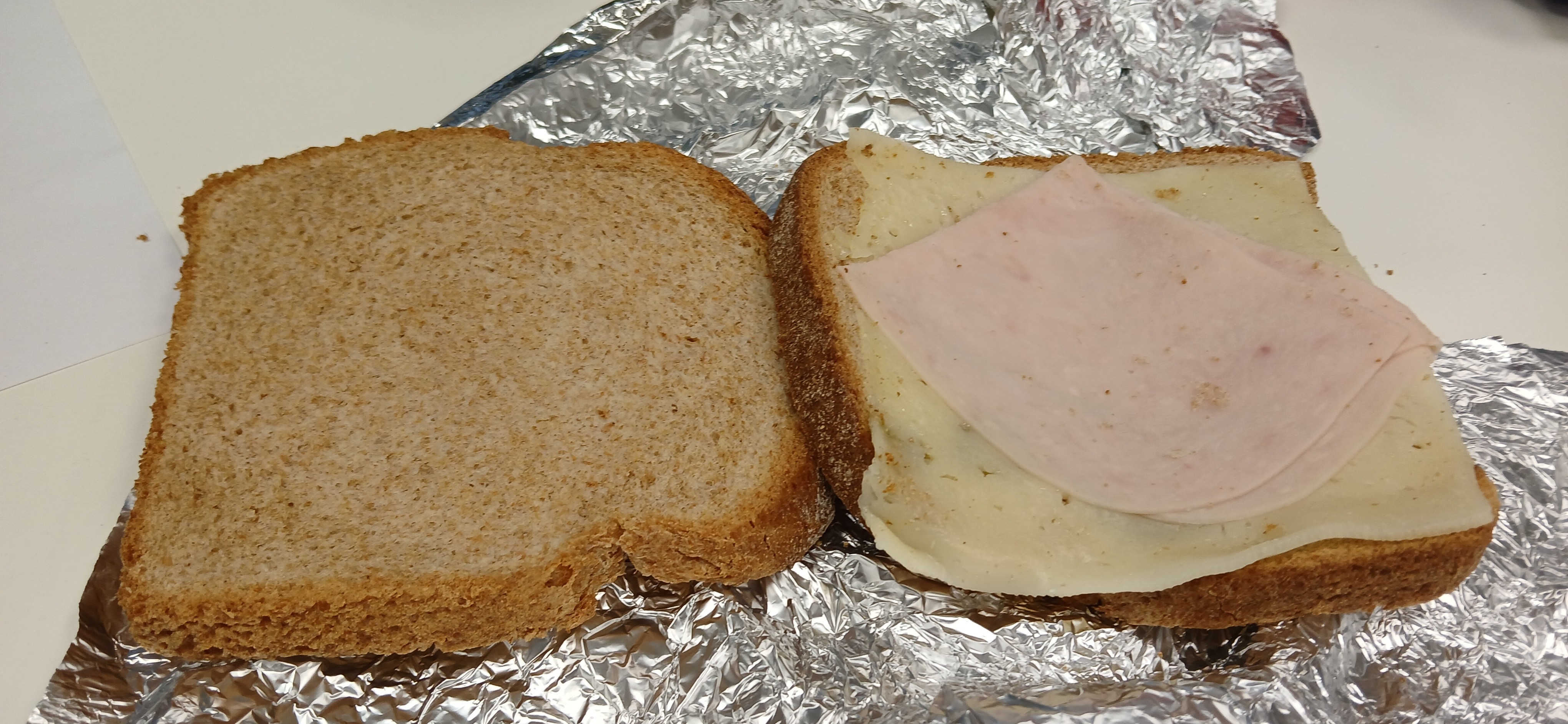 Sándwich de pavo y queso