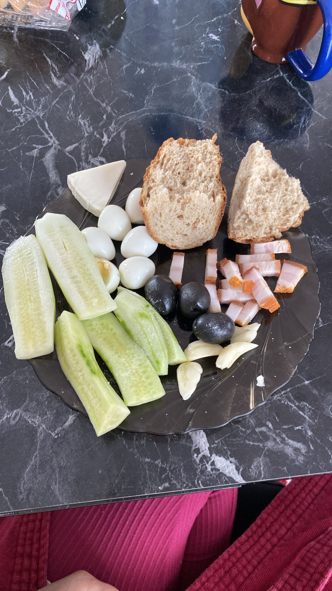 Mic dejun cu ouă și legume