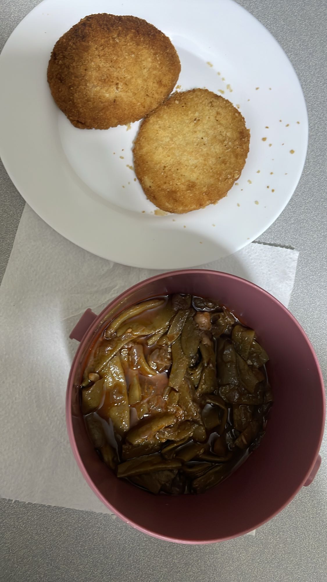 Fried patties with beans
