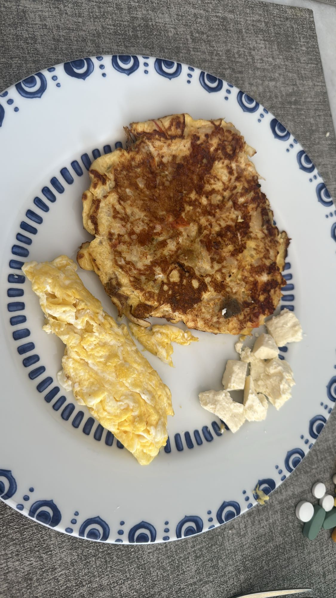 Tortilla con huevo y queso