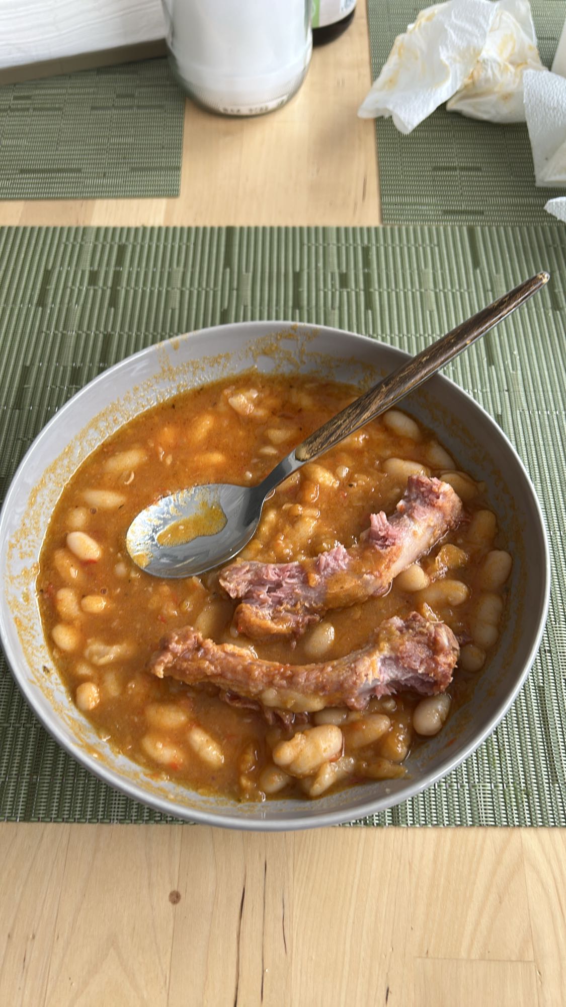 alubias con costillas