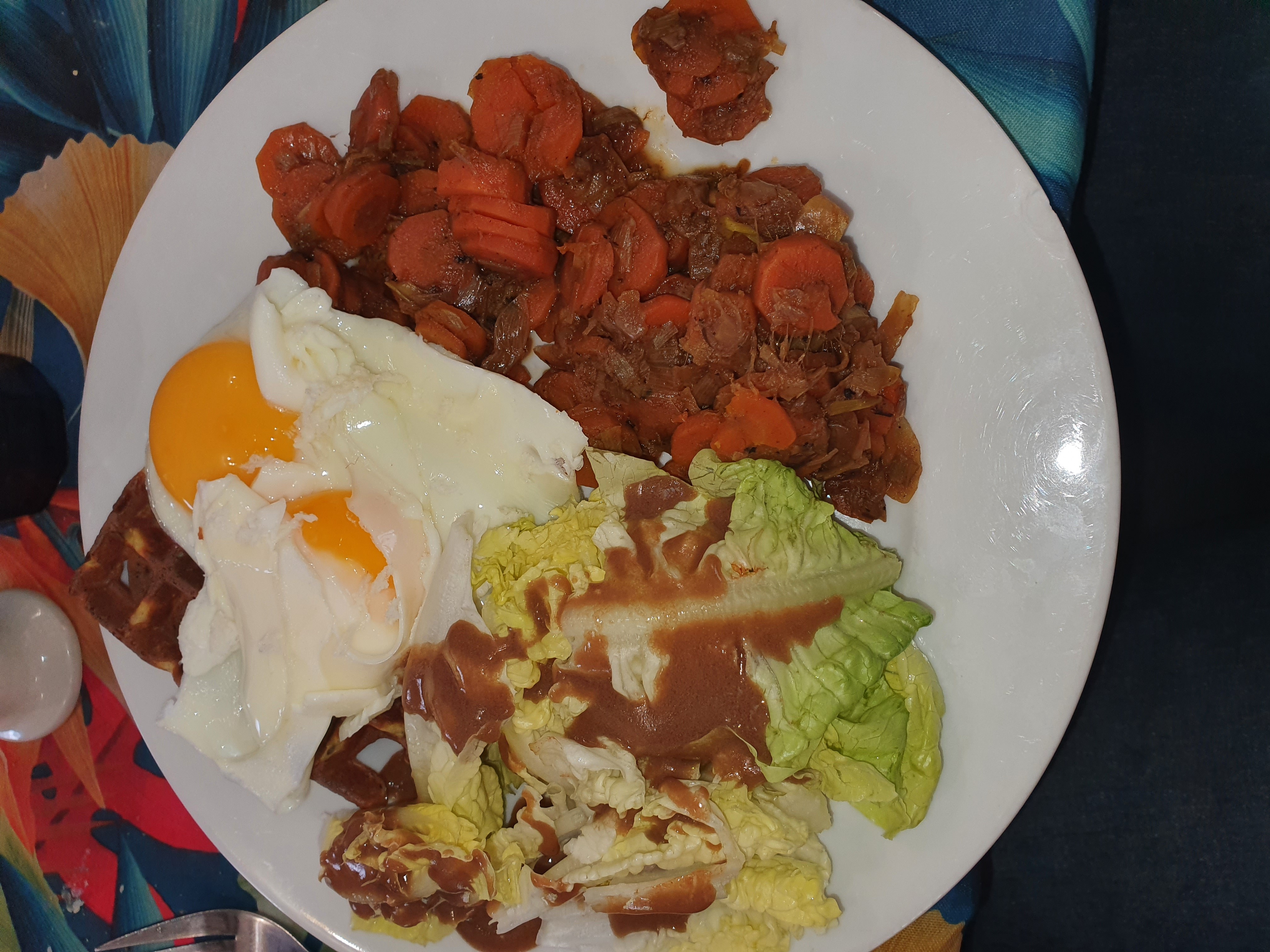 Oeuf, carottes, salade