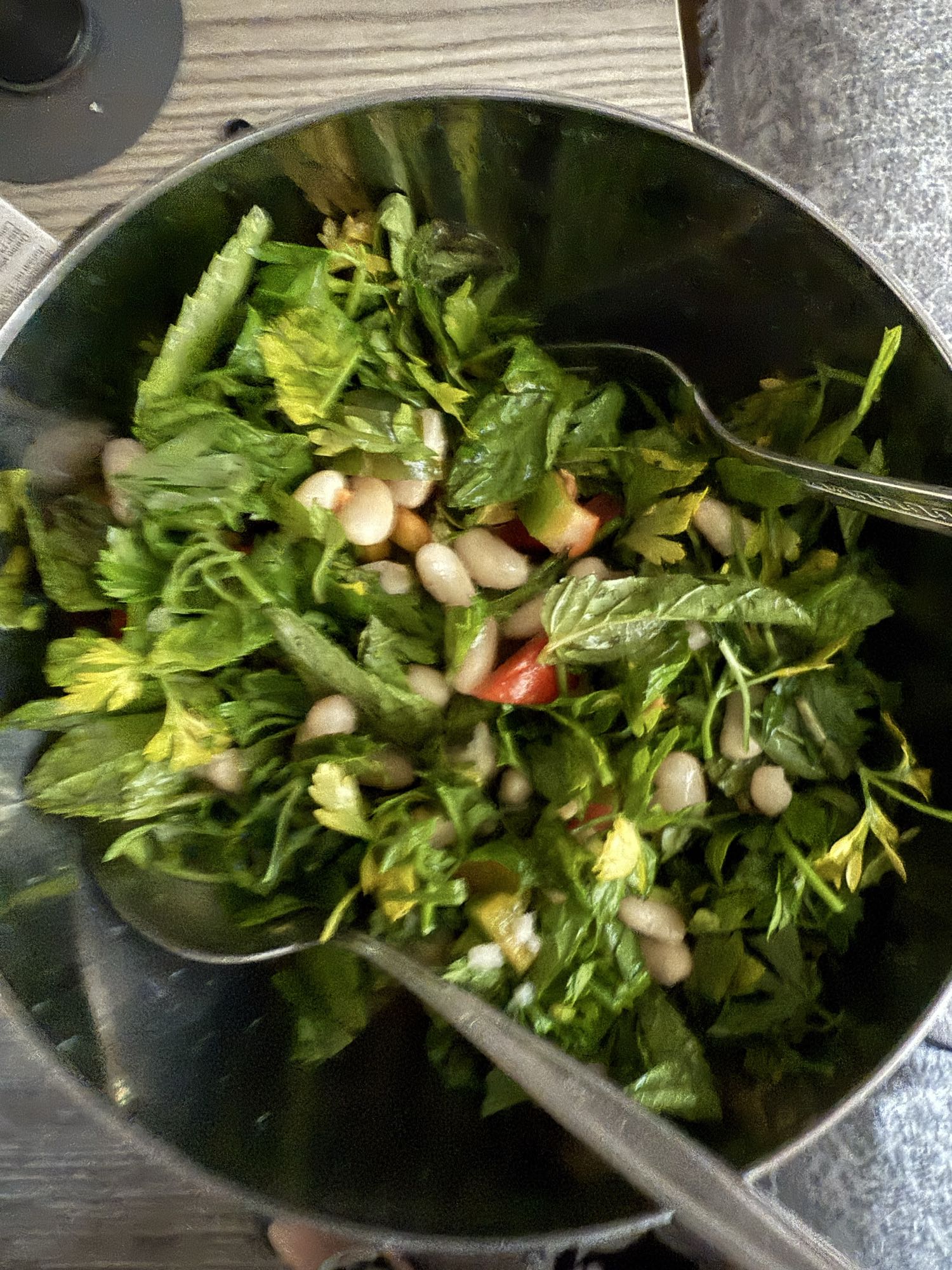 Fasulyeli yeşil salata