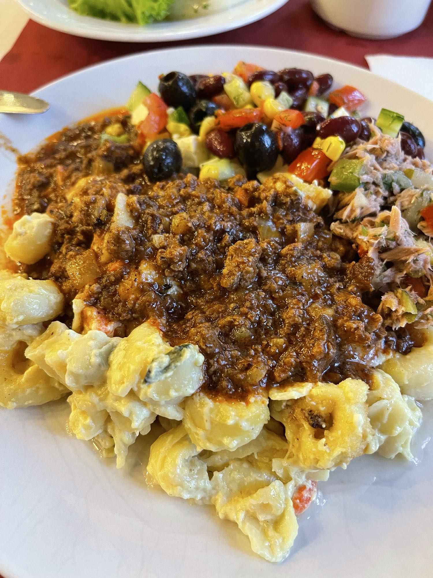 Makarna ve Salata Tabağı