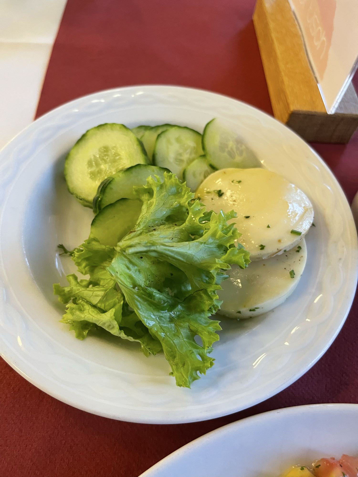 Käse-Gurken-Salat