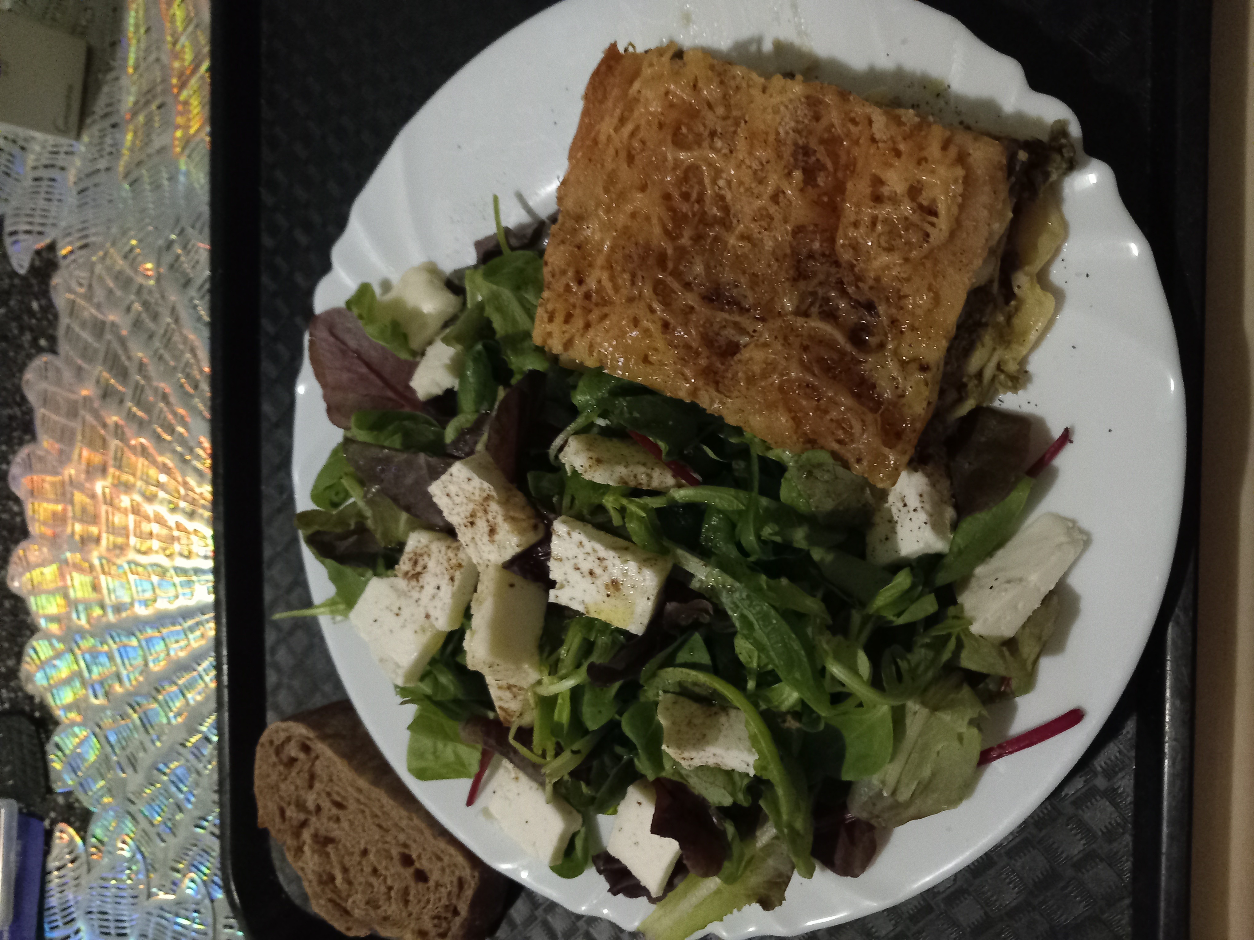 Lasagne et salade mixte