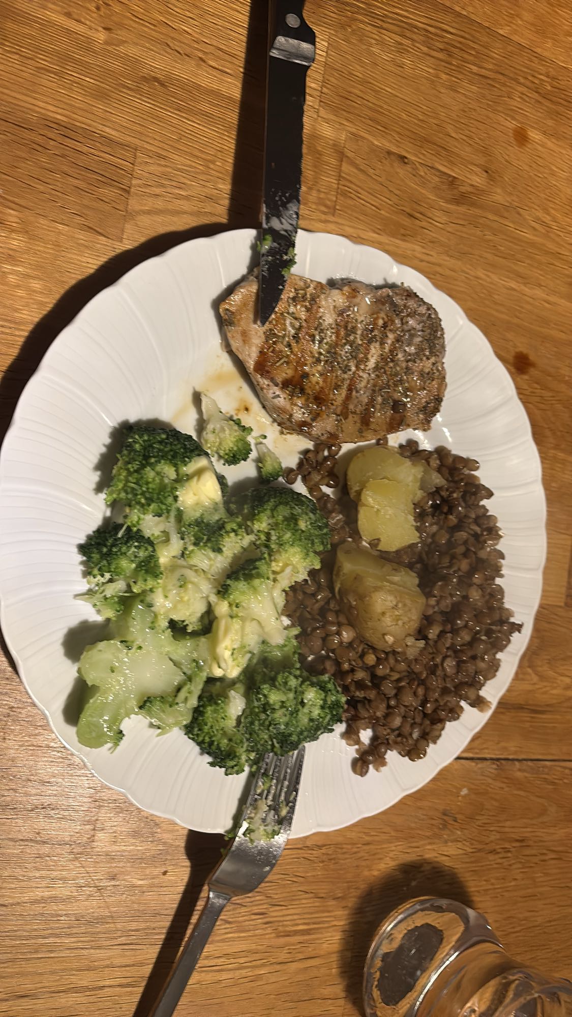 Côte de porc lentilles brocoli