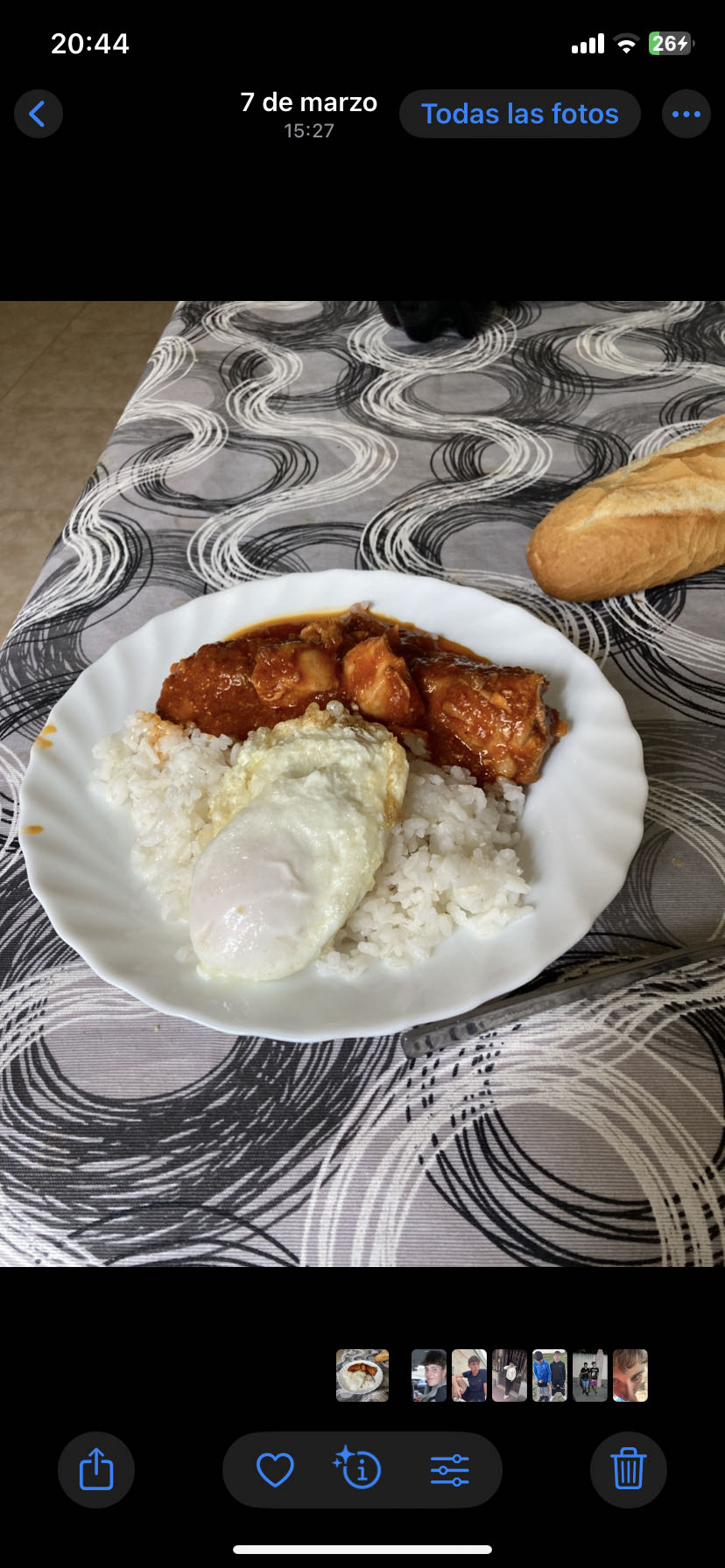 Pollo con arroz y huevo