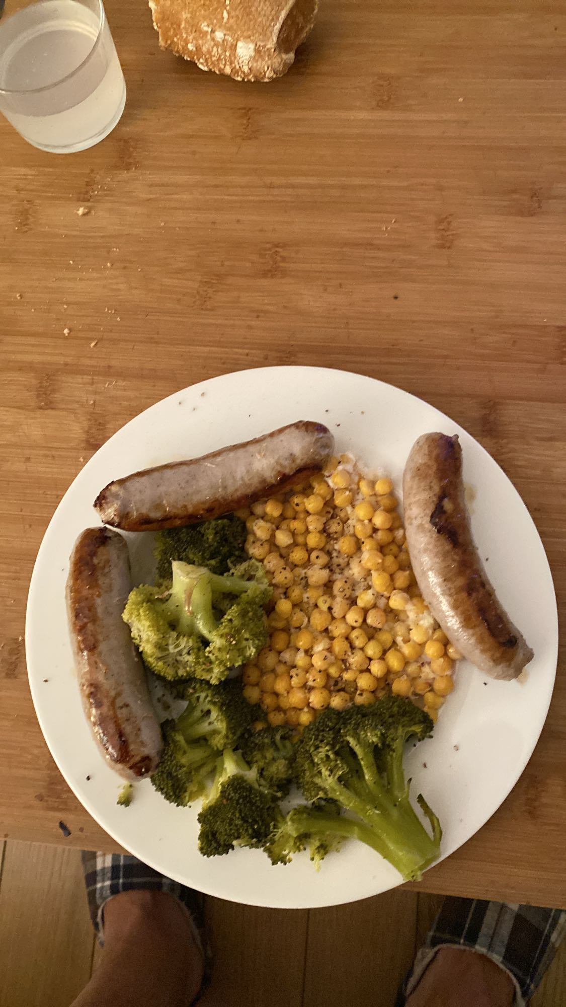 Botifarra amb cigrons i bròquil