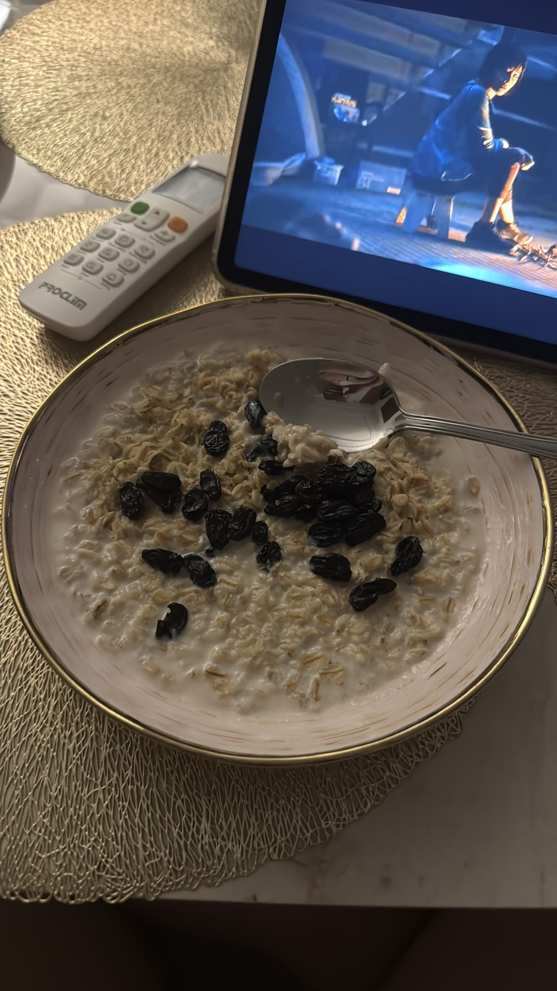 овсянка с изюмом