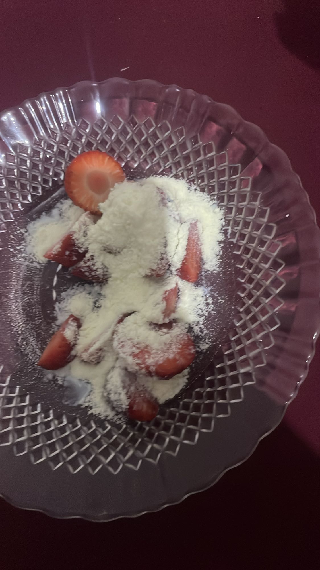 Morangos com coco ralado