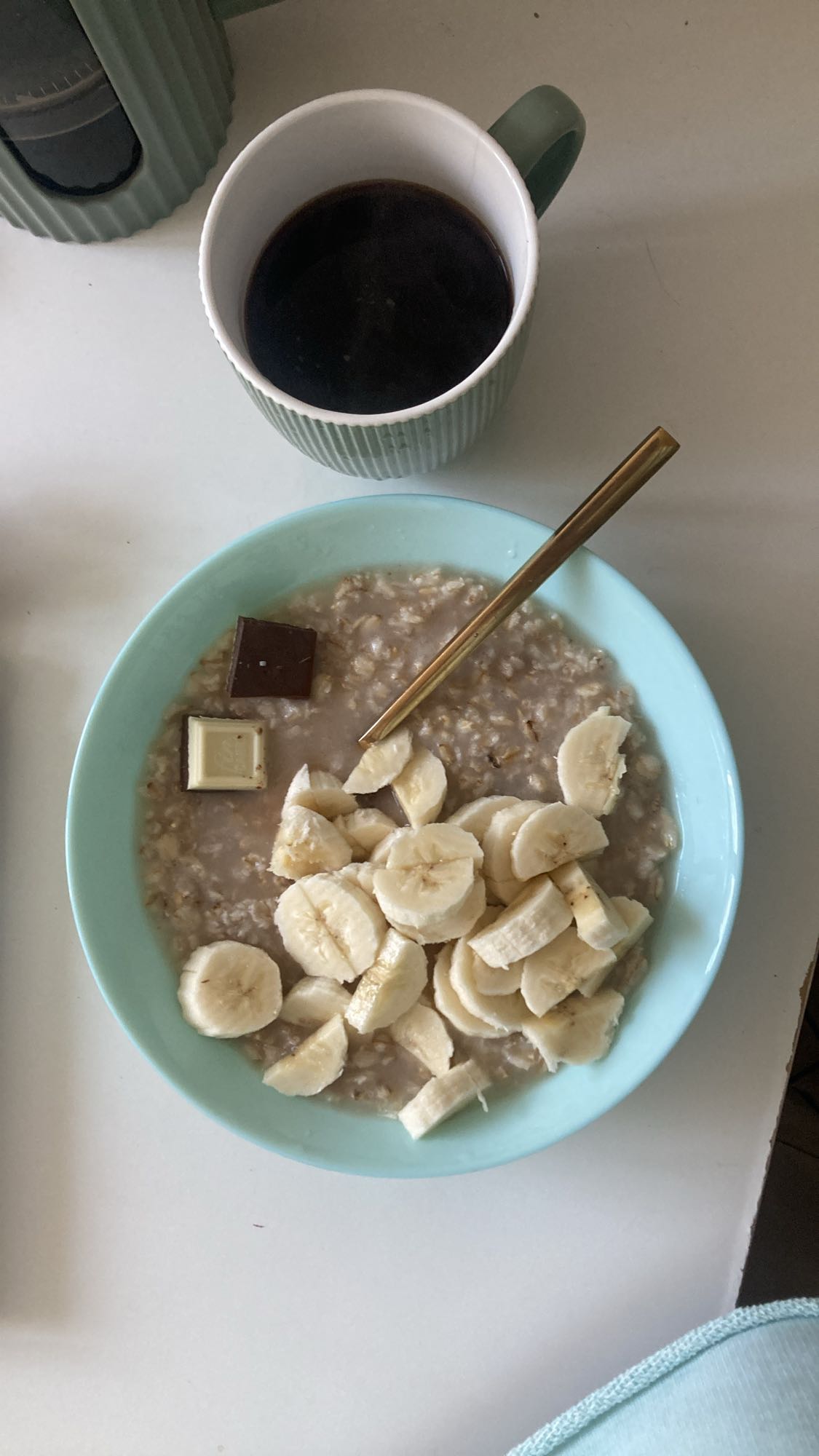 Banana oatmeal with chocolate