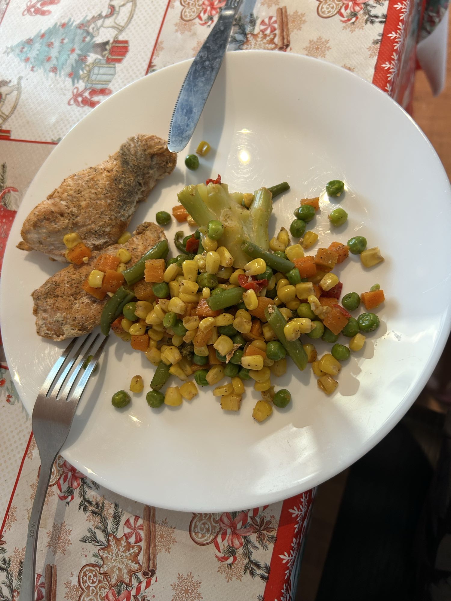 Piept de pui cu legume