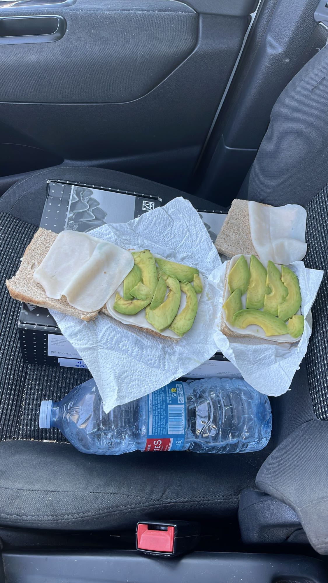 Sándwich de pavo y aguacate