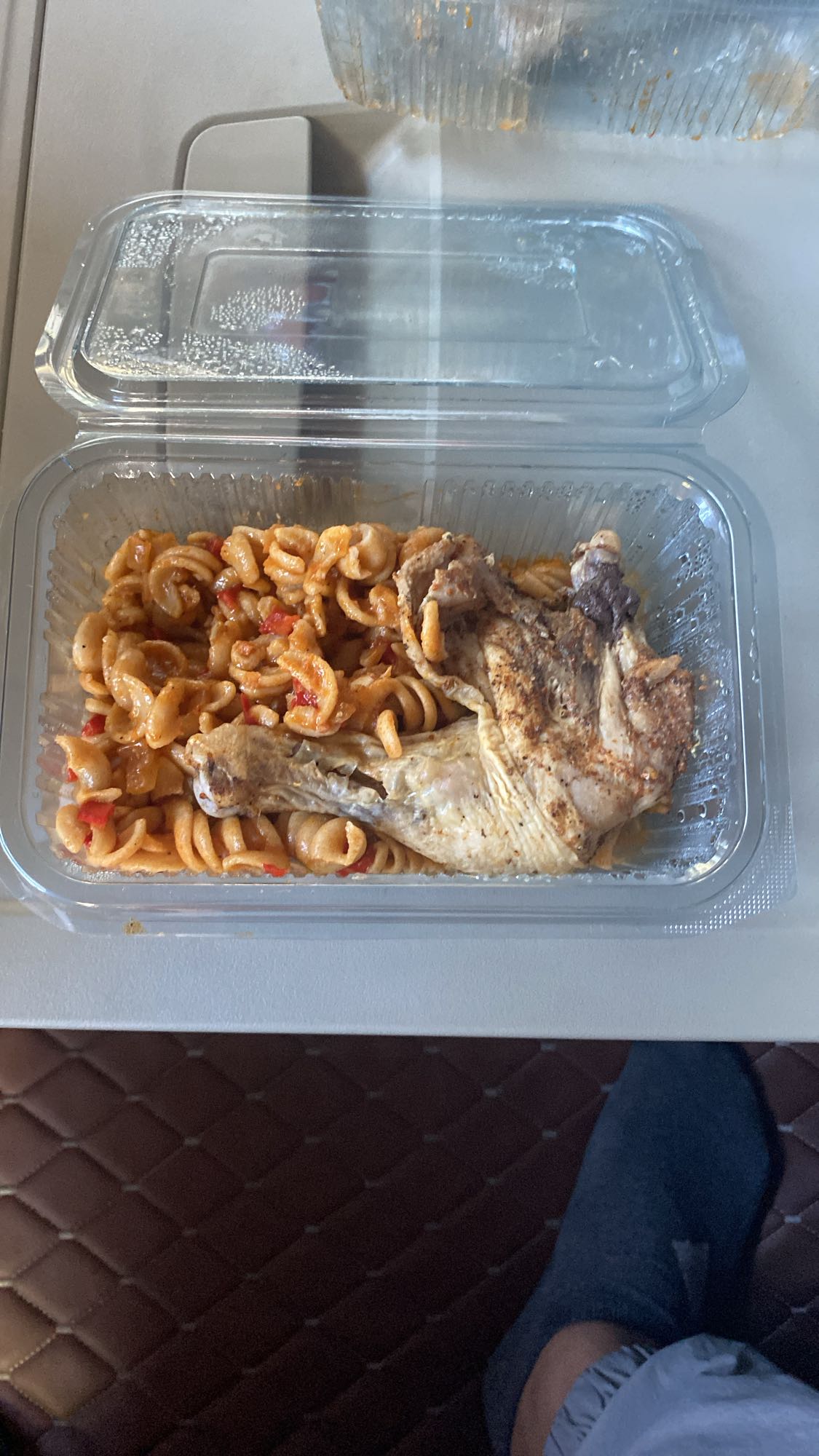 Paste cu pui la grătar