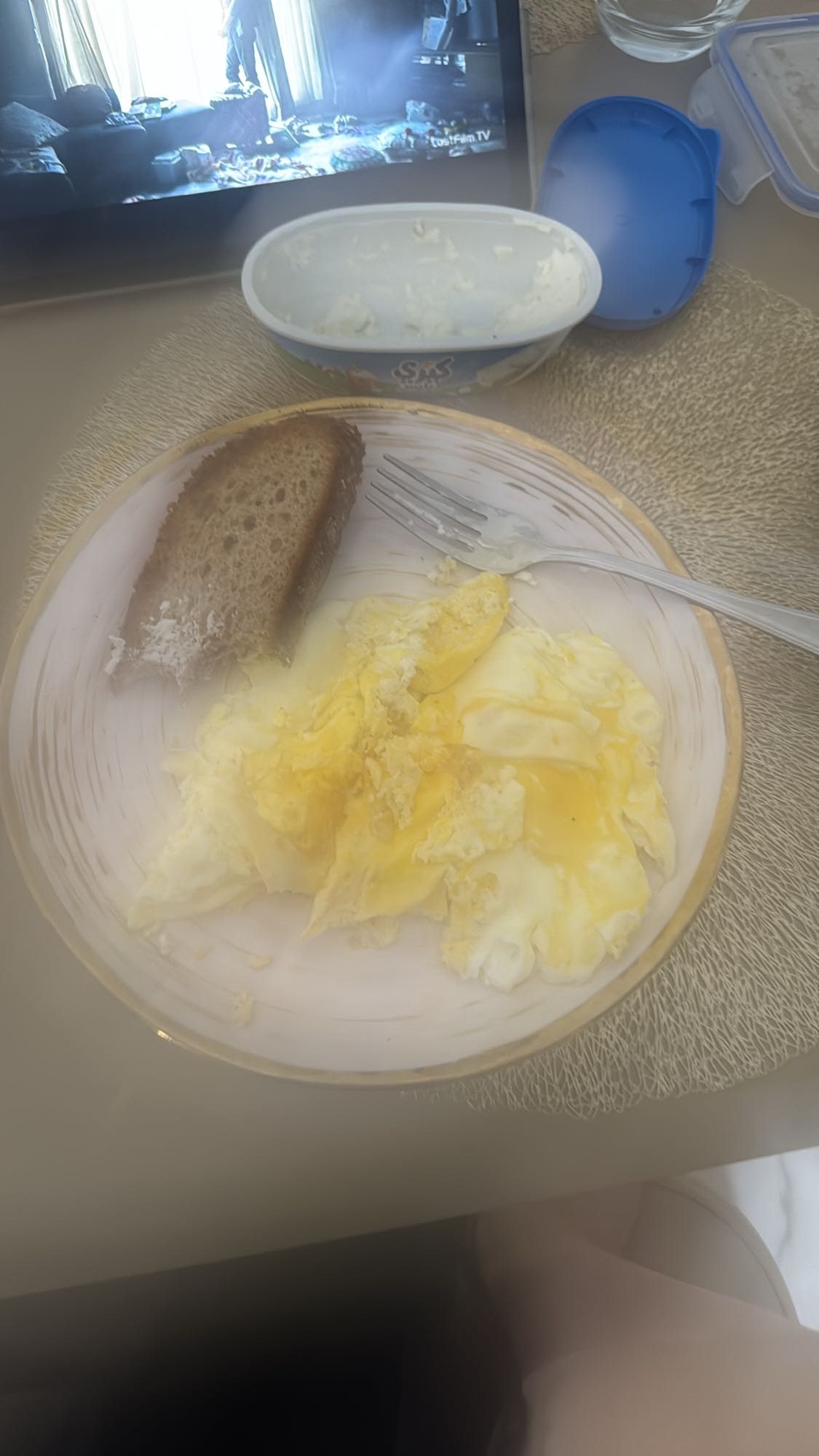 яичница с хлебом