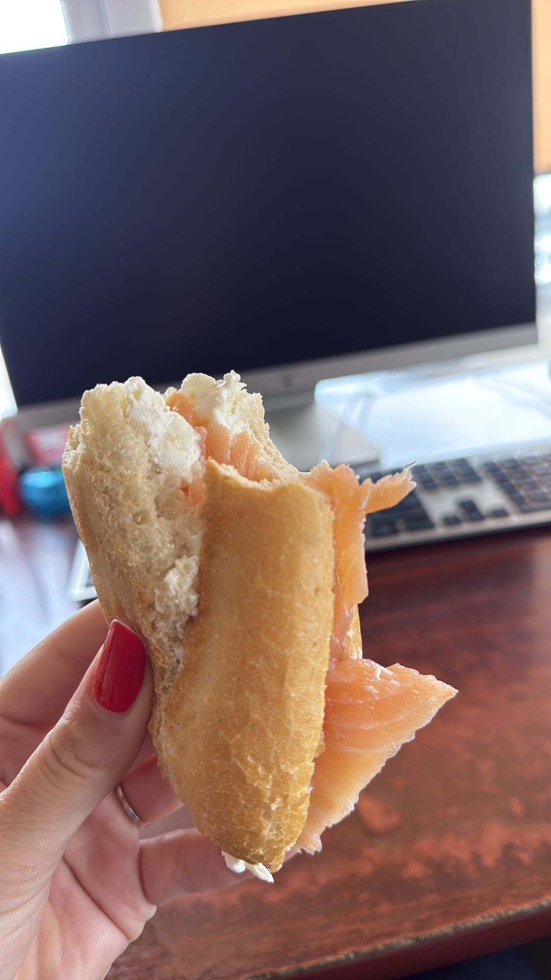 Sandviș cu somon afumat