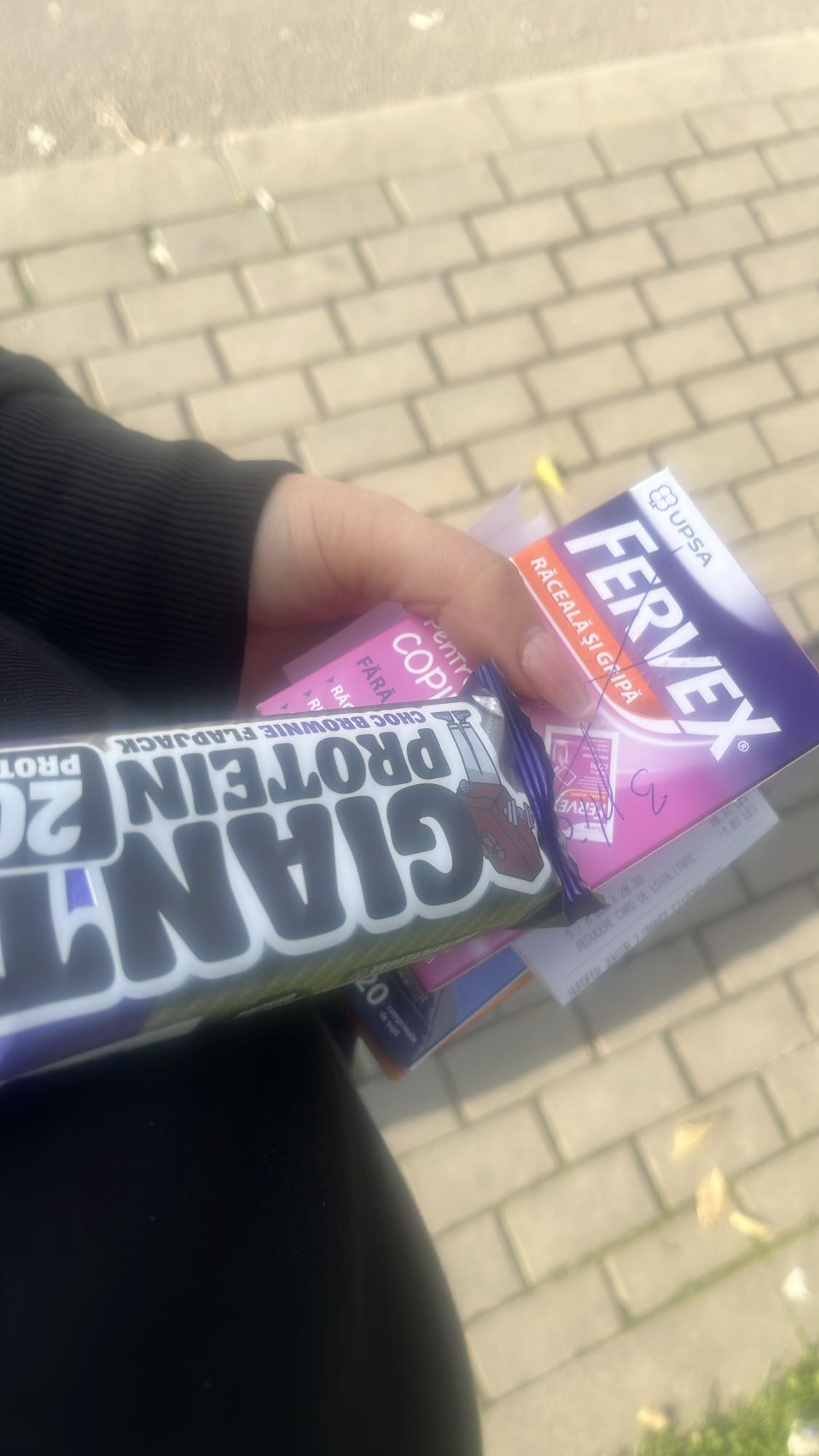 Baton proteic și Fervex