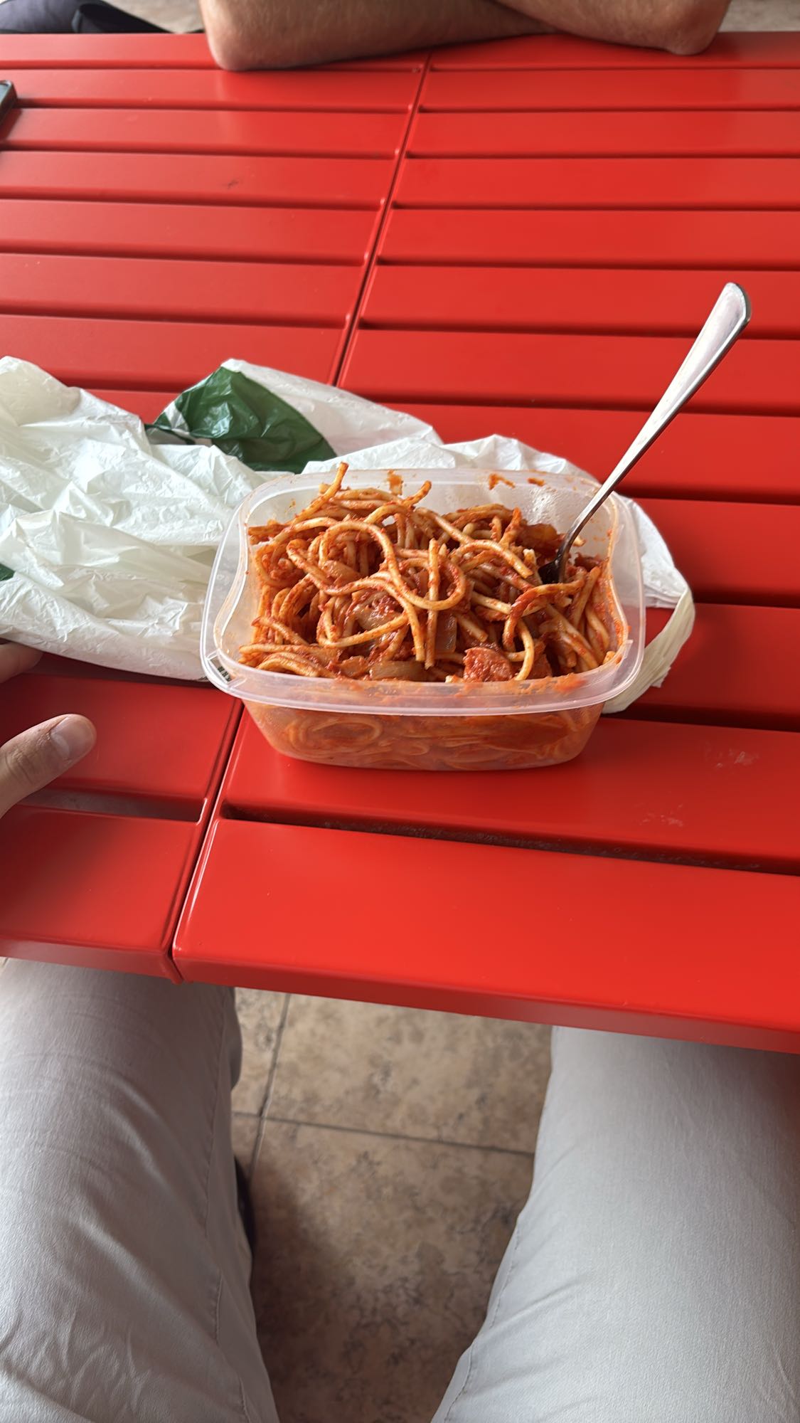 espaguetis con salsa roja