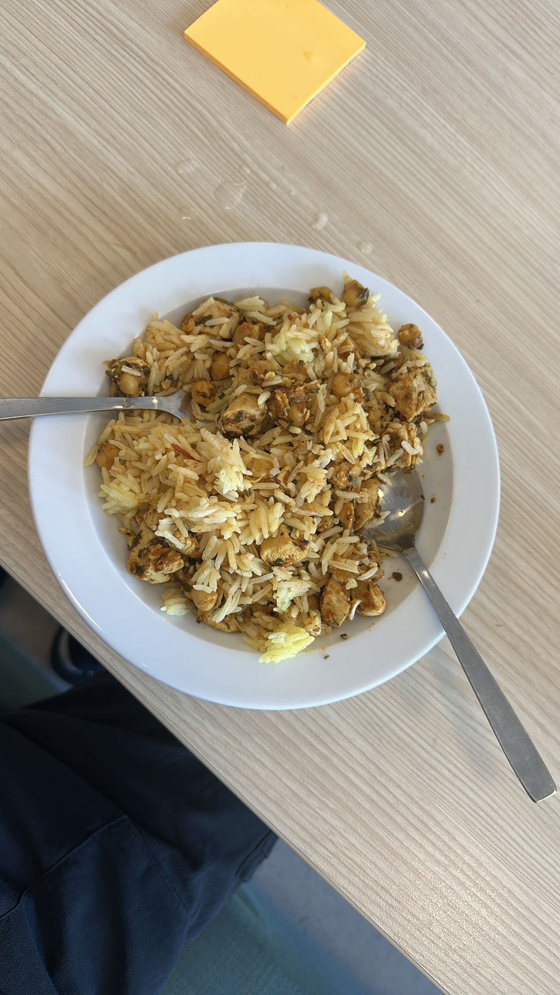 Kycklingris med kikärtor