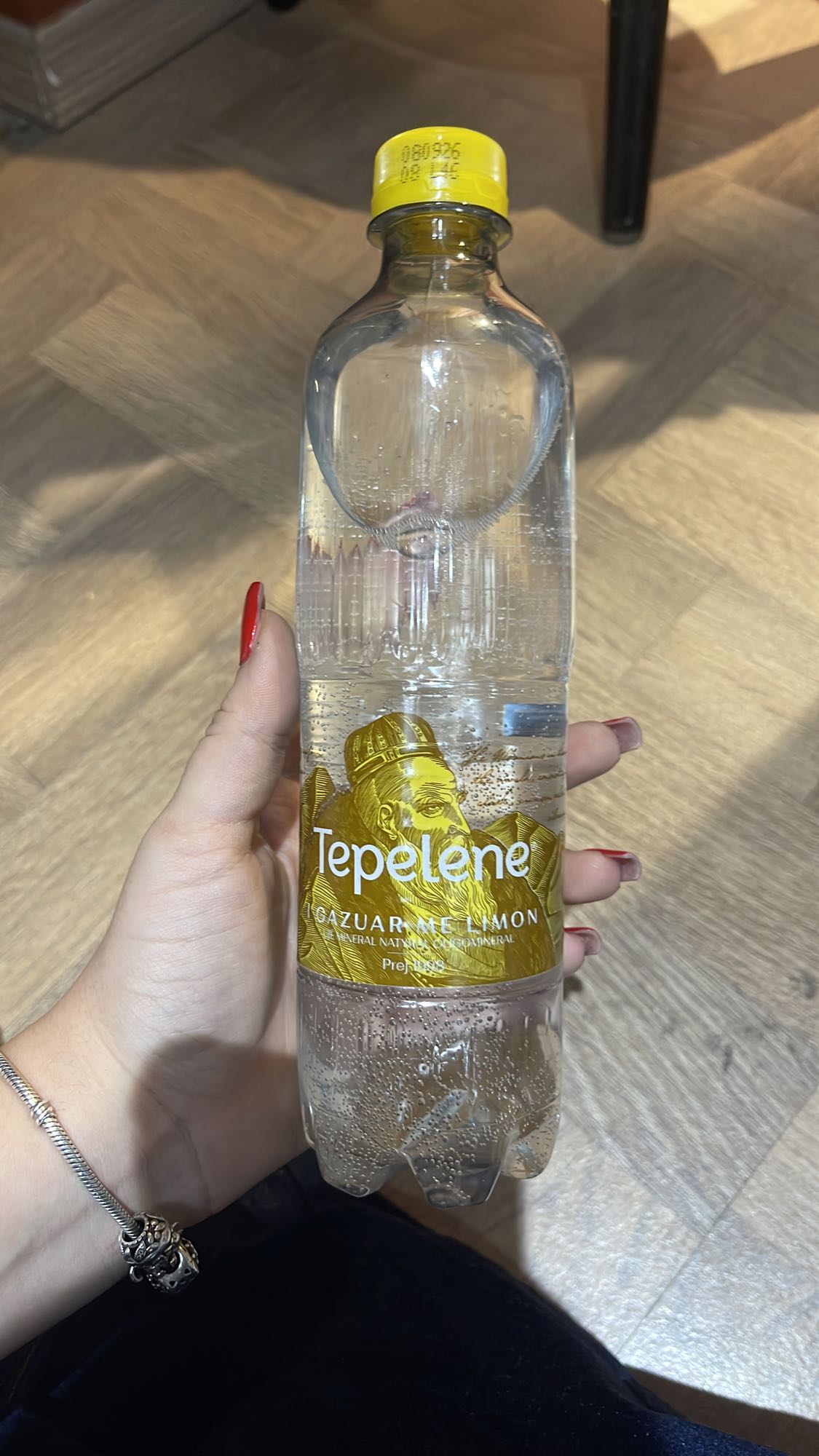 Lemon Sparkling Water