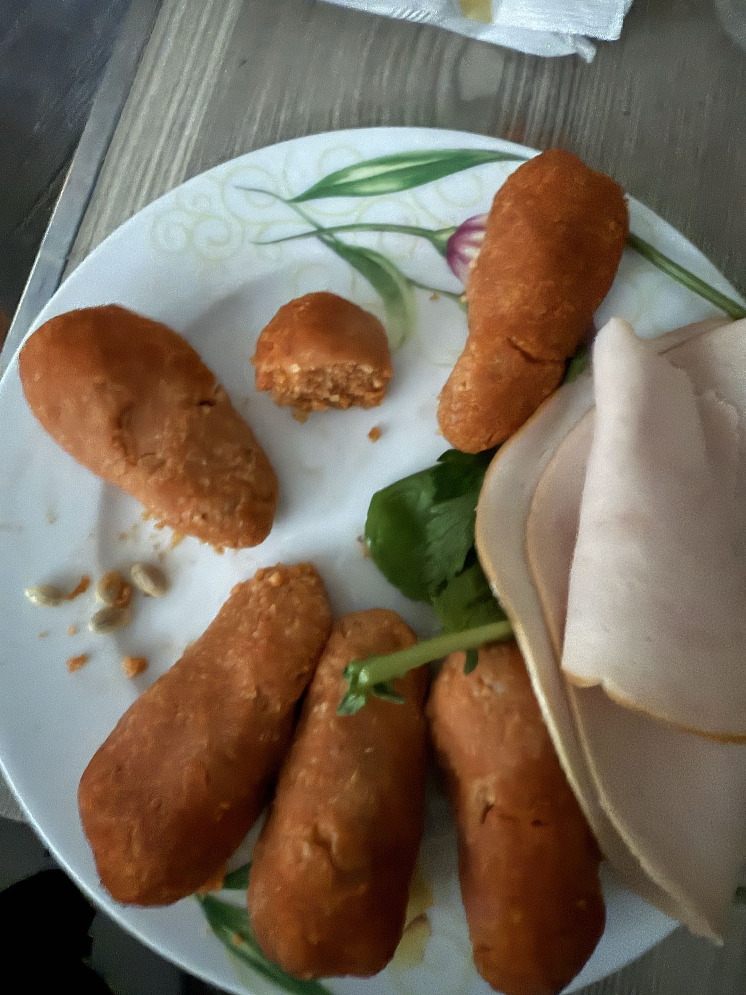 Tavuk ve çiğ köfte tabağı