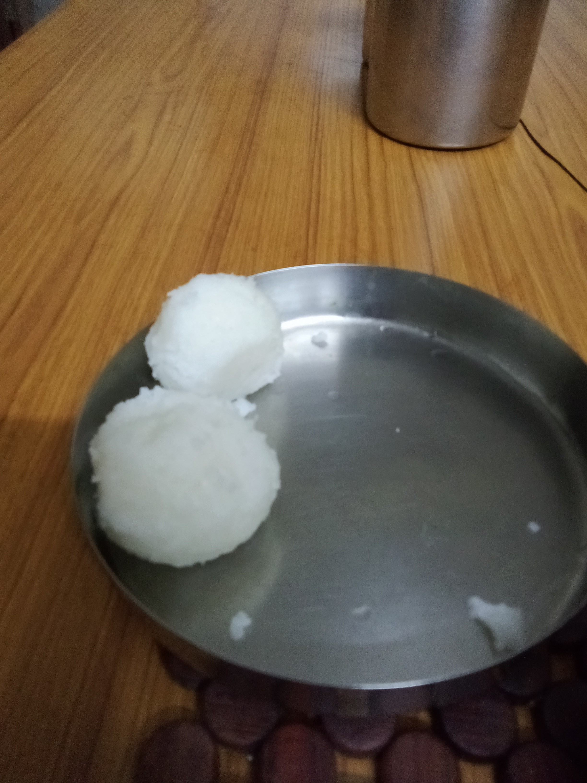 Steamed rice balls