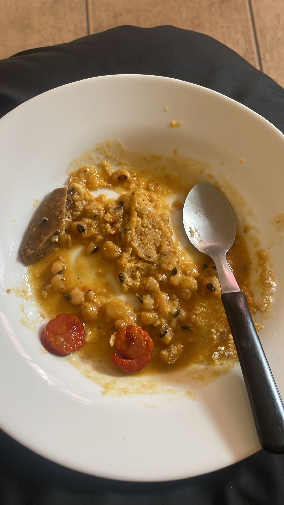 Feijão fradinho com linguiça