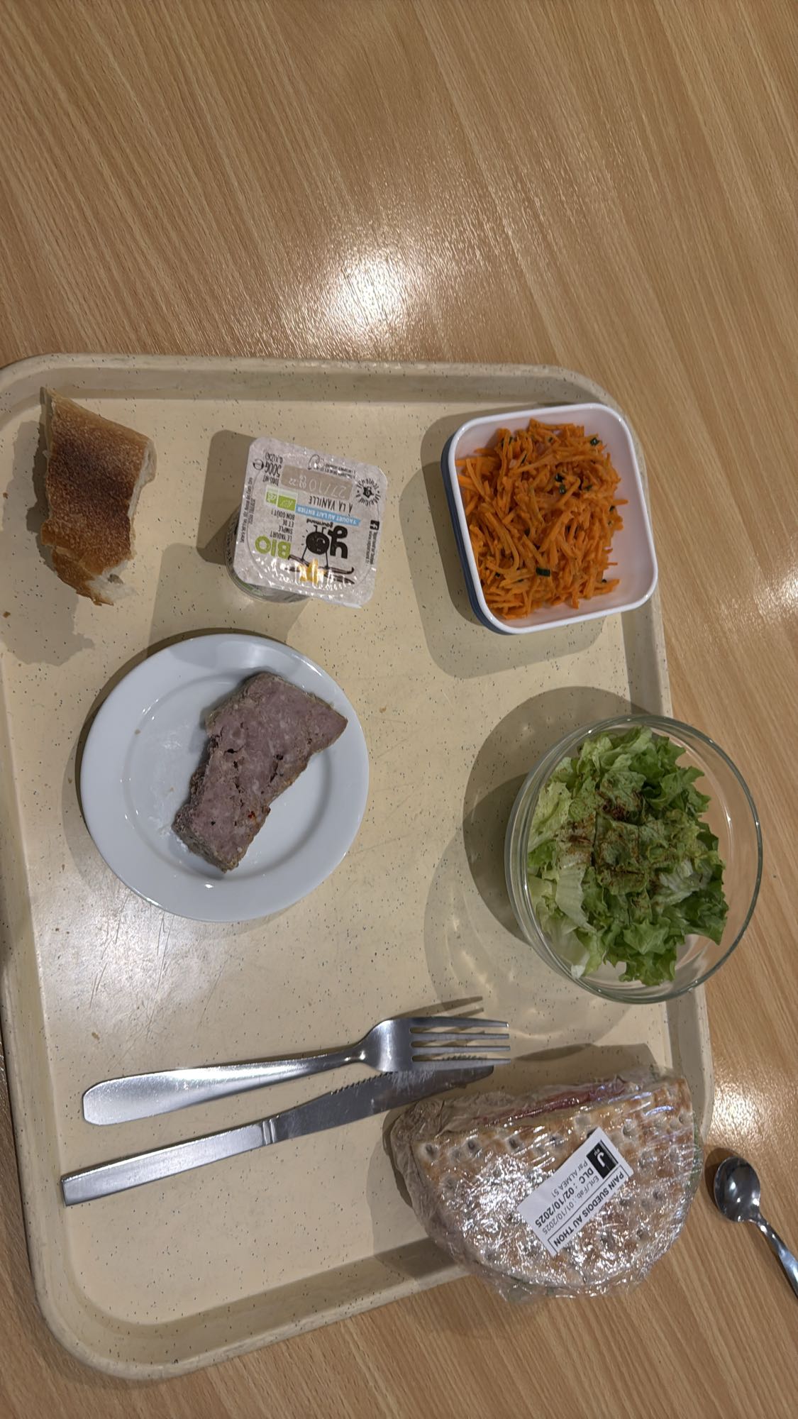 Déjeuner cantine varié