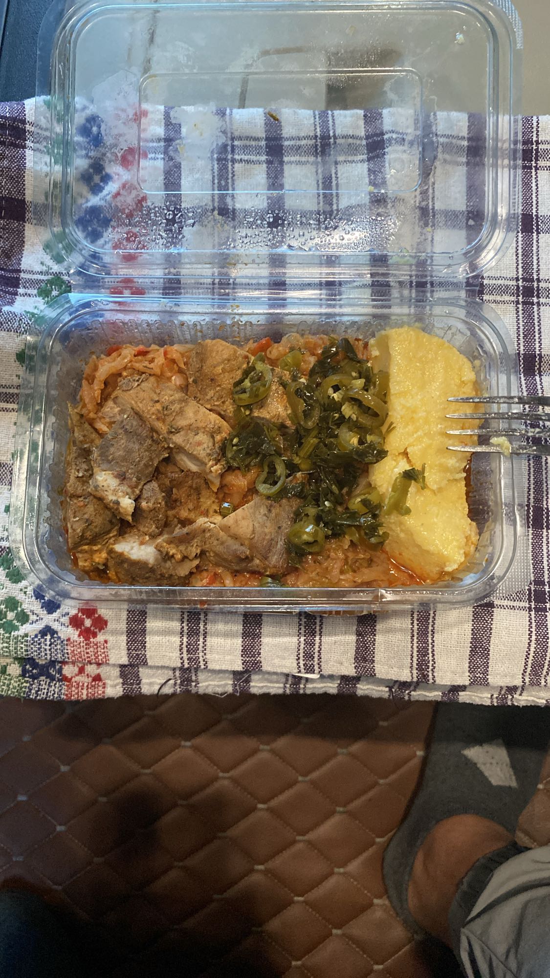 Tocană cu mămăligă