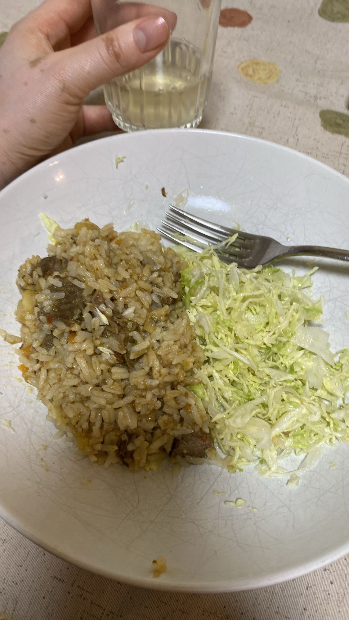 arroz con ternera magra, repollo con limón y vino blanco